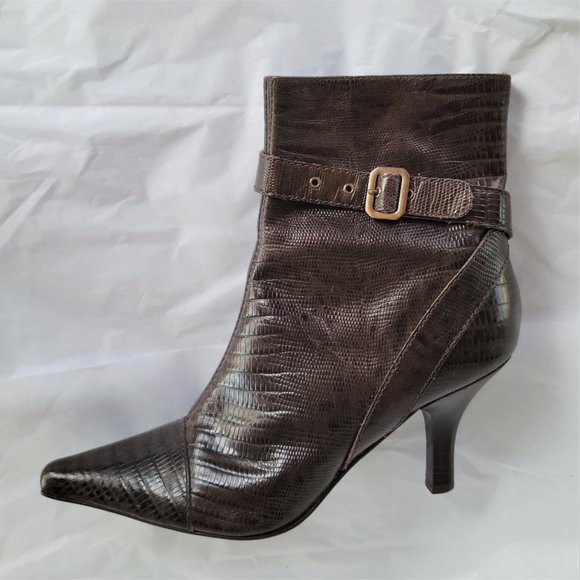 ANTONIO MELANI Shoes - New ANTONIO MELANI Brown Leather Ankle Boots 8 Damaged Please read